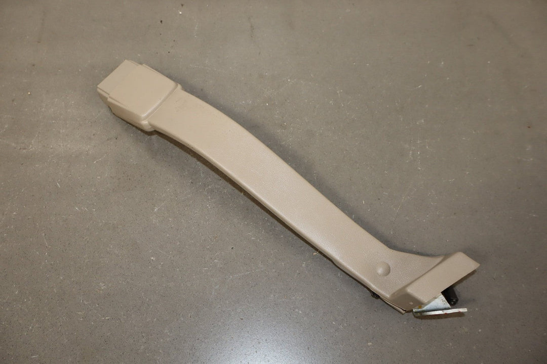 1999 - 2000 Cadillac Escalade Right Front Seat Belt Buckle OEM