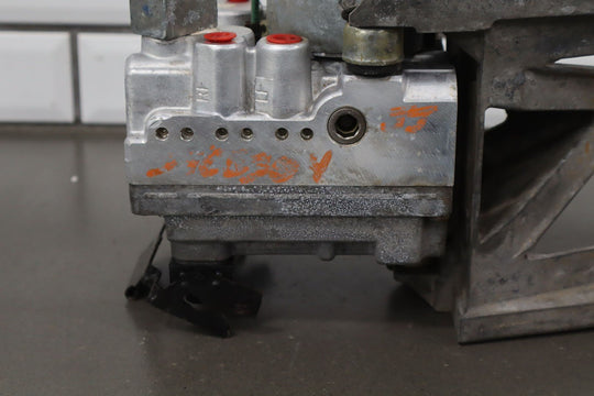 1999 - 2000 Chevy C5 Corvette ABS Anti - Lock Brake Pump W/ Module (Opt JL4)