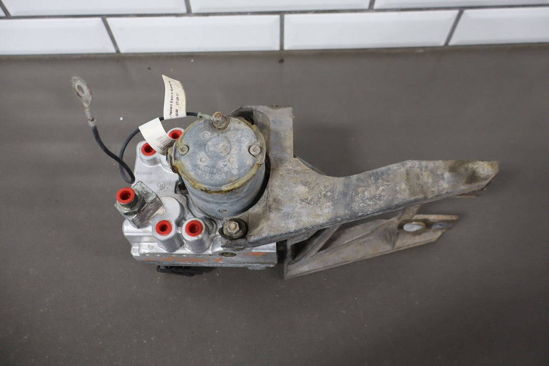 1999 - 2000 Chevy C5 Corvette ABS Anti - Lock Brake Pump W/ Module (Opt JL4)