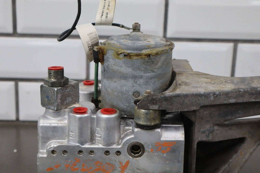 1999 - 2000 Chevy C5 Corvette ABS Anti - Lock Brake Pump W/ Module (Opt JL4)