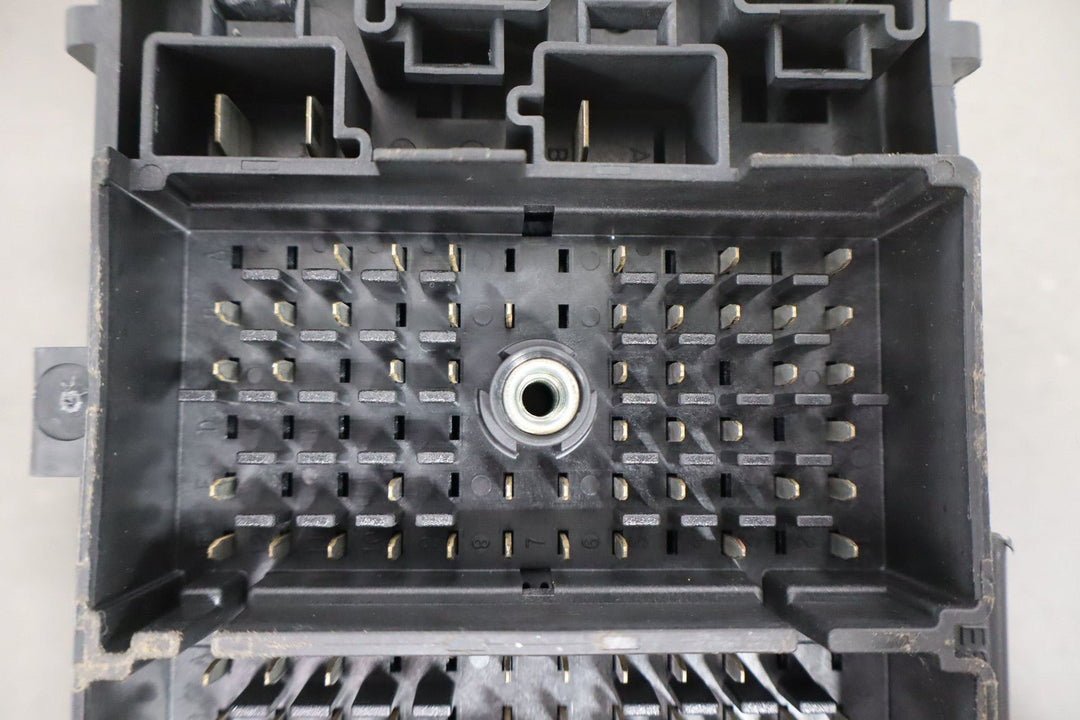 1999 - 2000 Chevy C5 Corvette OEM Cabin Fuse Relay Junction Box (12193792)