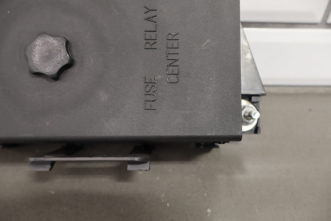 1999 - 2000 Chevy C5 Corvette OEM Cabin Fuse Relay Junction Box (12193792)