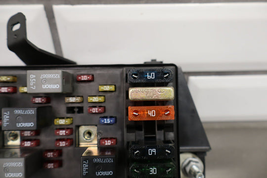1999 - 2000 Chevy C5 Corvette OEM Cabin Fuse Relay Junction Box (12193792)