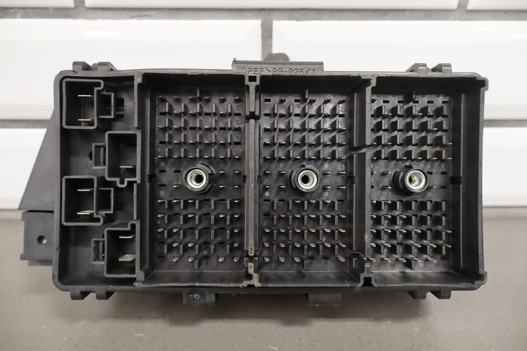 1999 - 2000 Chevy C5 Corvette OEM Cabin Fuse Relay Junction Box (12193792)