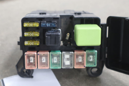 1999 - 2000 Mazda Miata NB Engine Fuse Relay Junction Box W/Harness
