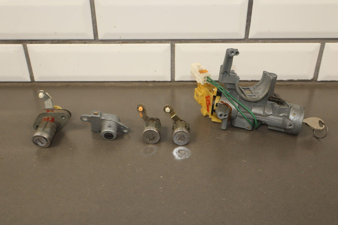 1999 - 2000 Mazda Miata NB (Manual Trans) 5 - Pc Ignition & Lock Cylinder Kit W/Key