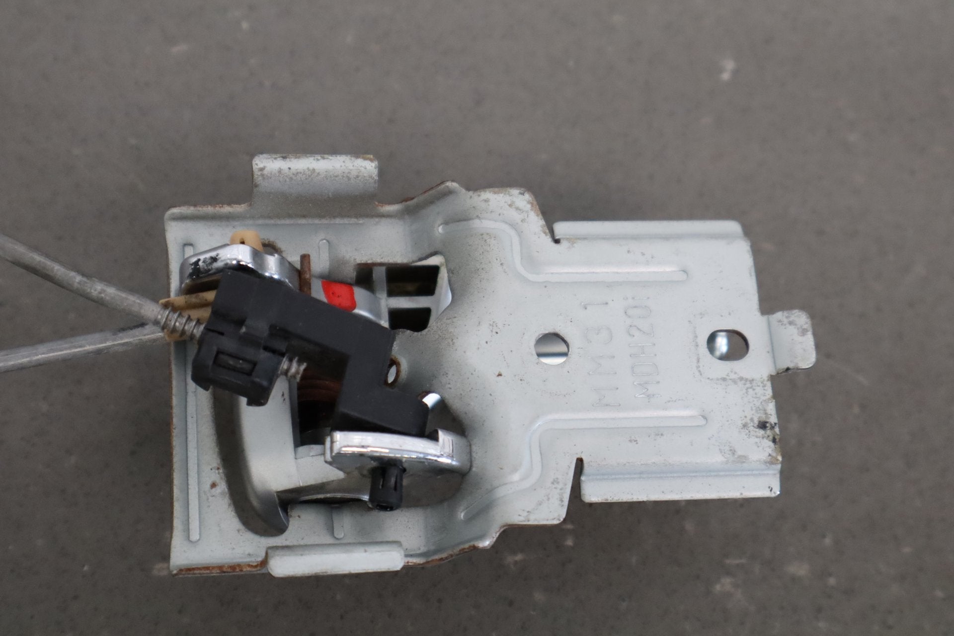 1999-2000 Mazda MX-5 Miata- Driver Door Latch