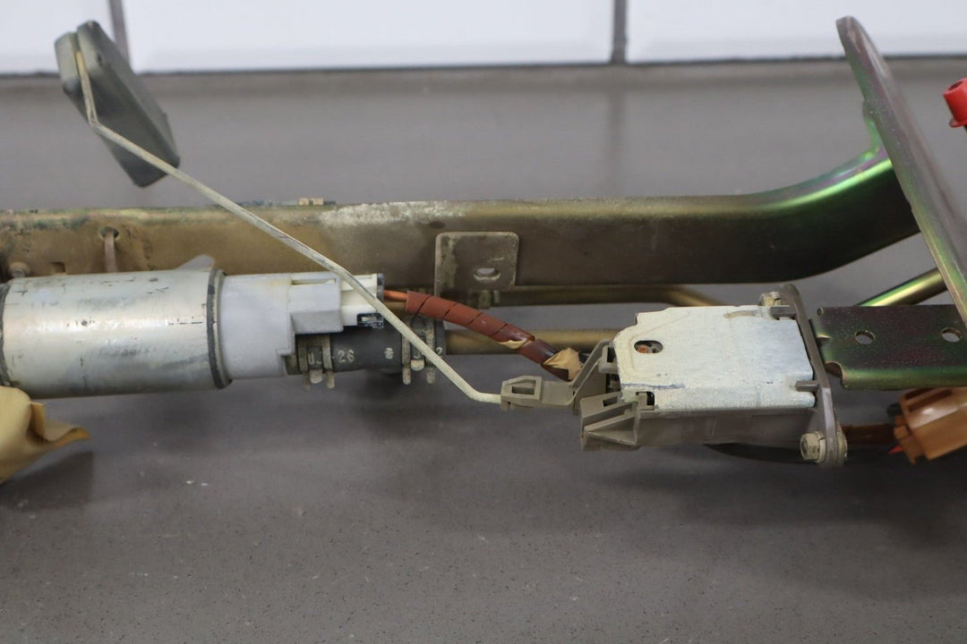 1999 - 2000 Mazda MX - 5 Miata Fuel Pump BP4W1335ZF OEM