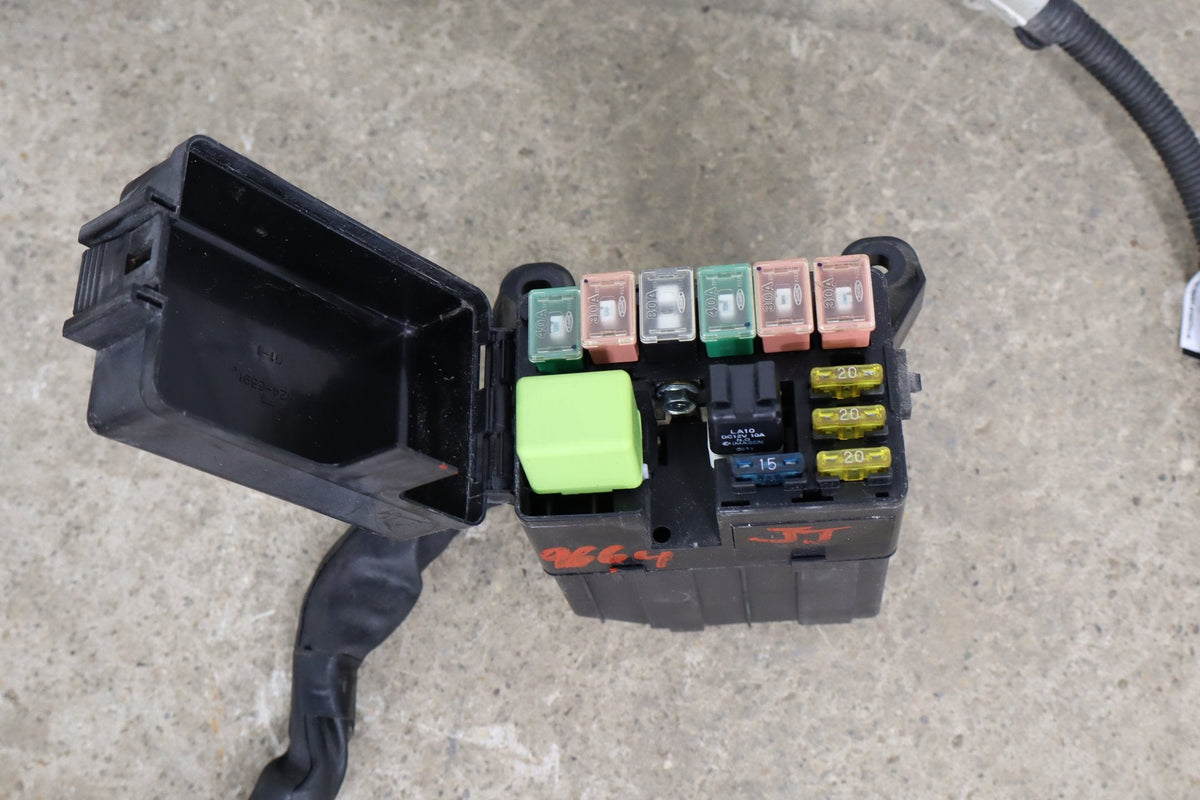 1999-2000 Mazda MX-5 Miata NB1 - Engine Fuse Box (Manual Transmission)