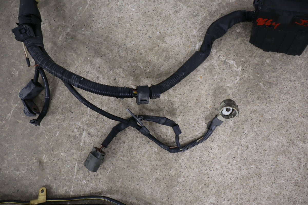 1999-2000 Mazda MX-5 Miata NB1 - Engine Fuse Box (Manual Transmission)