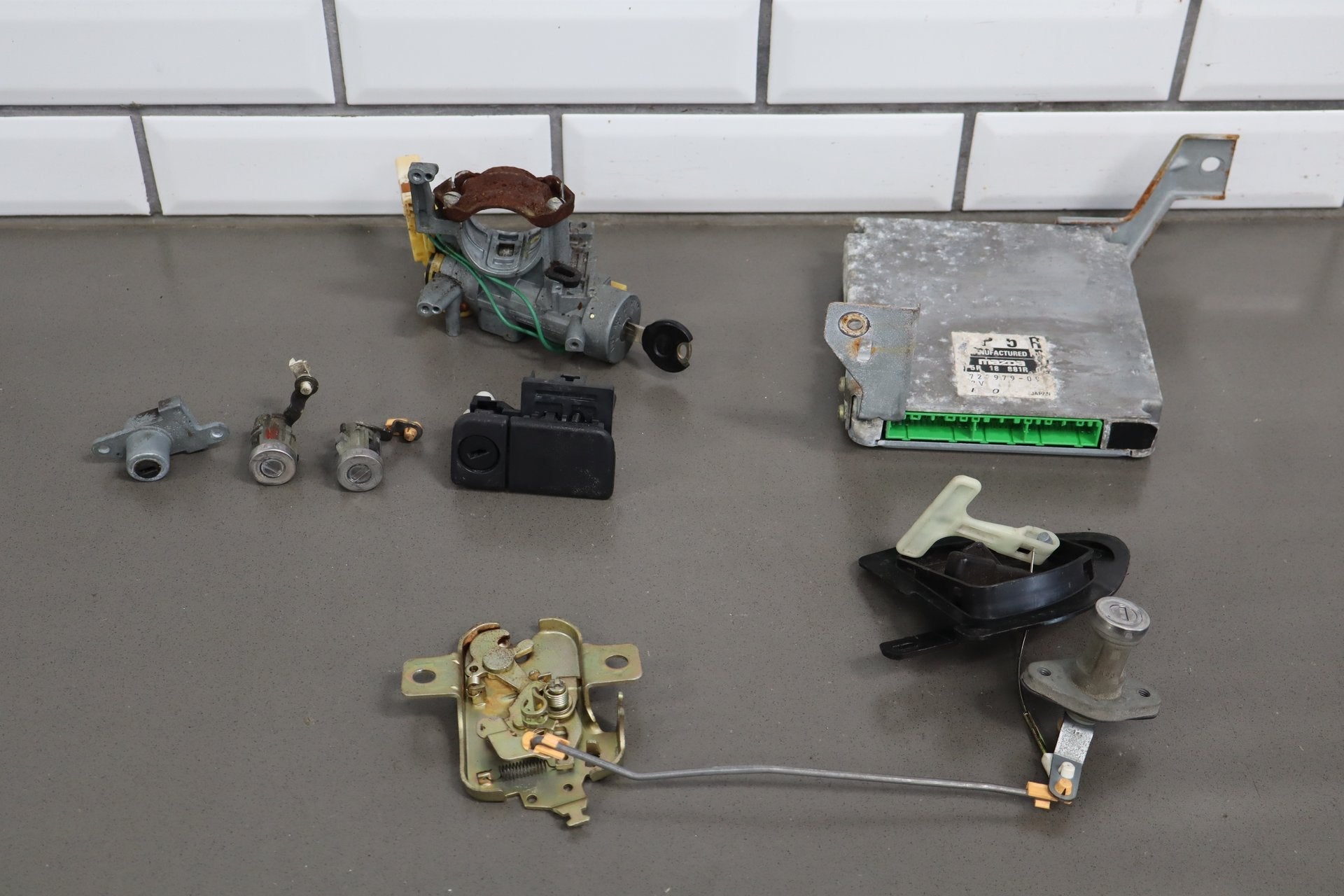 1999-2000 Mazda MX-5 Miata NB1 Ignition With Key, Lock Set