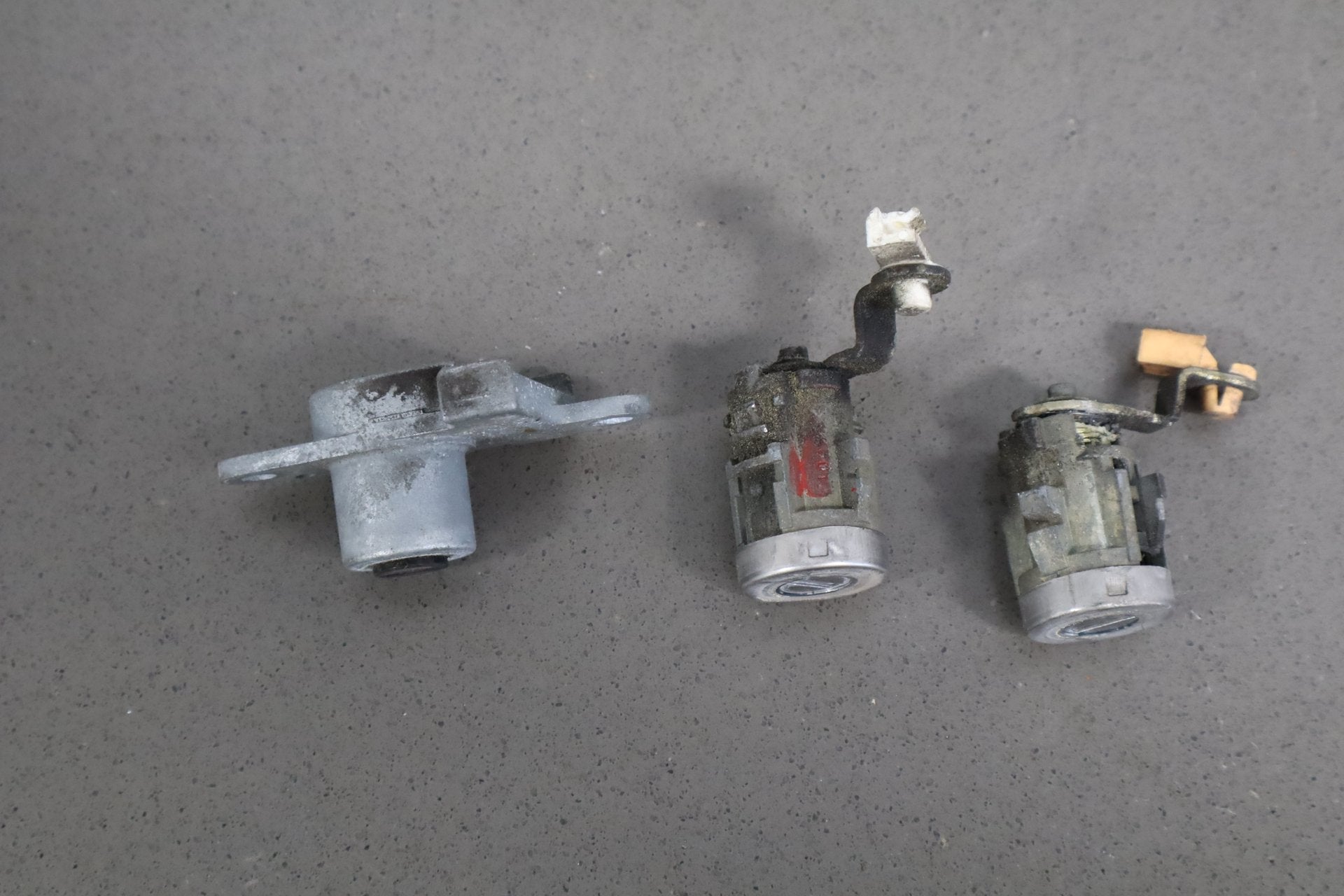 1999-2000 Mazda MX-5 Miata NB1 Ignition With Key, Lock Set