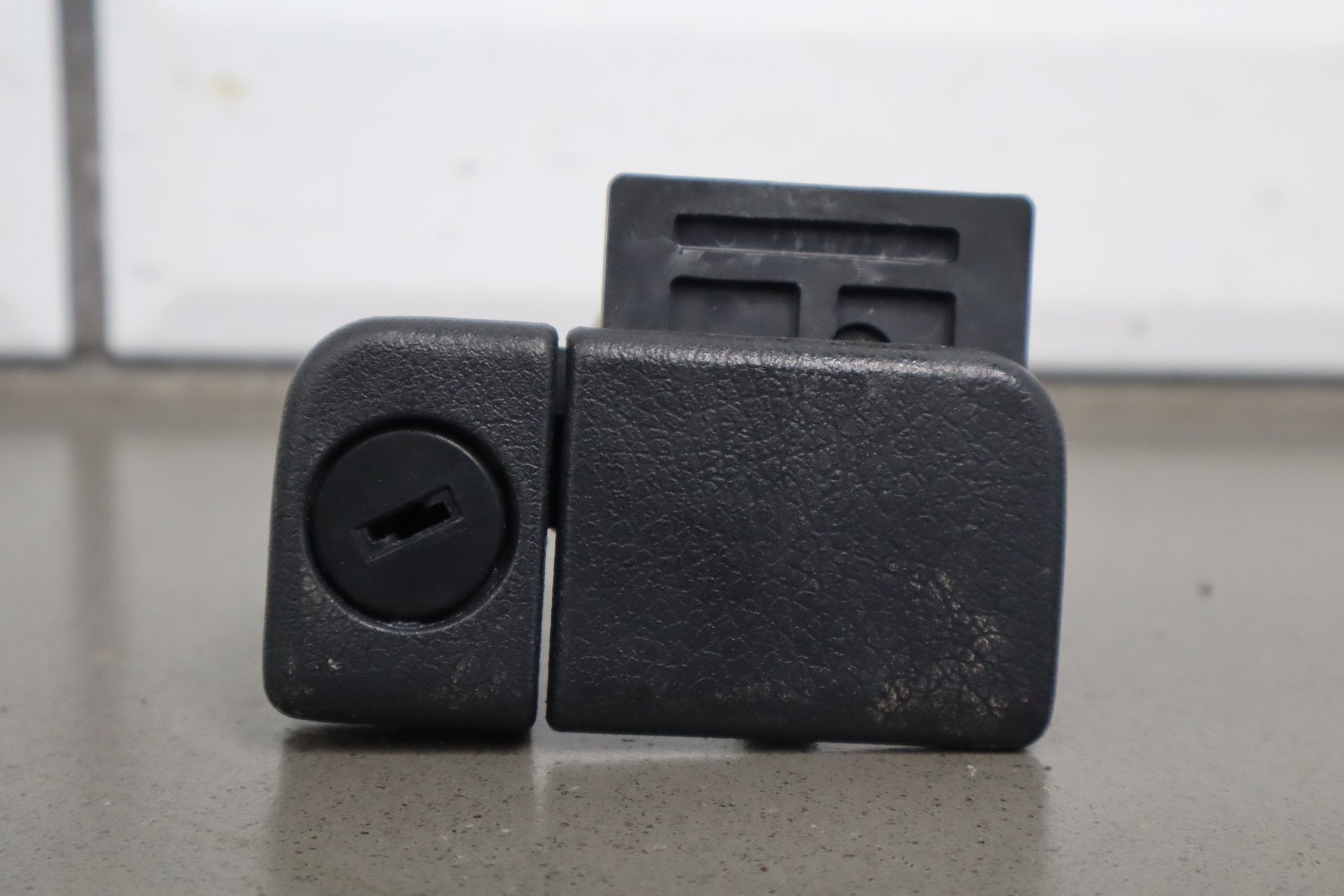 1999-2000 Mazda MX-5 Miata NB1 Ignition With Key, Lock Set