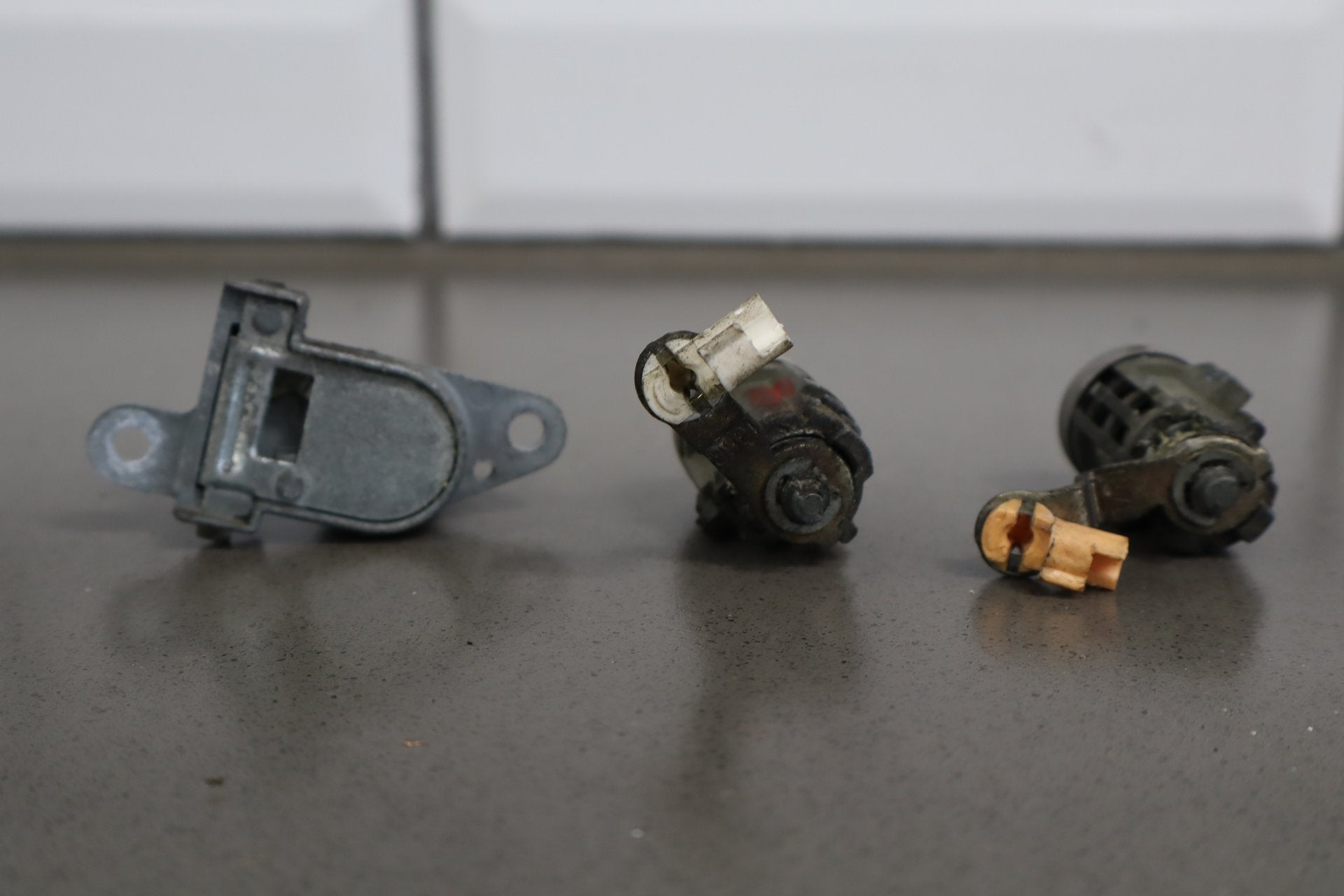 1999-2000 Mazda MX-5 Miata NB1 Ignition With Key, Lock Set