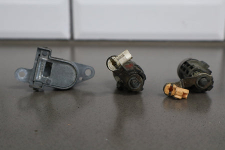 1999-2000 Mazda MX-5 Miata NB1 Ignition With Key, Lock Set