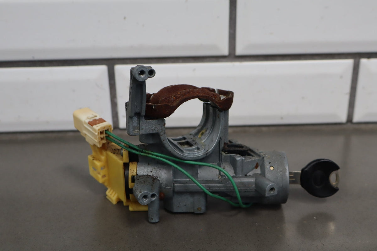 1999-2000 Mazda MX-5 Miata NB1 Ignition With Key, Lock Set
