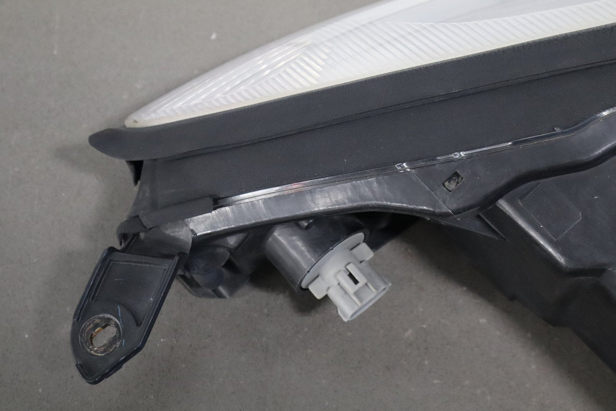 1999-2000 Mazda MX-5 Right Headlamp NC1051030E