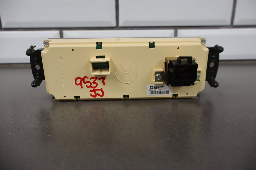 1999 - 2002 Chevrolet Silverado 2500 Climate Control 15054698 OEM