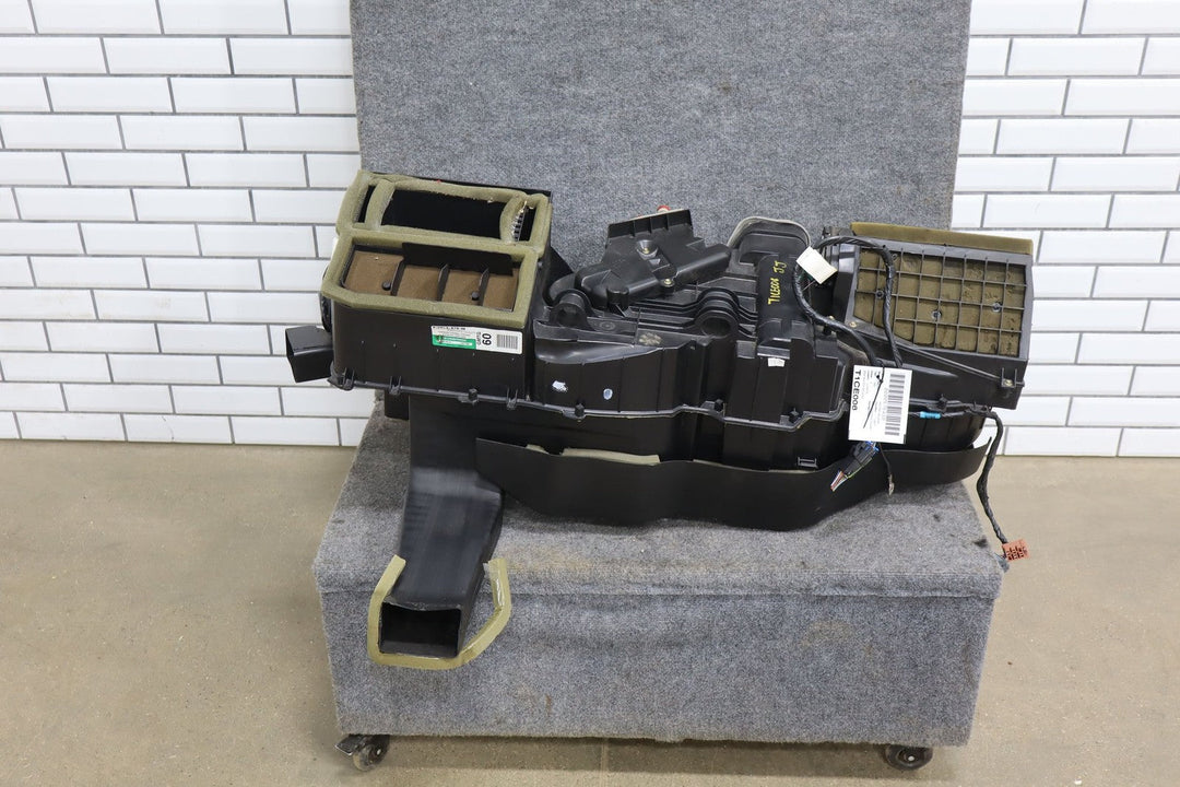 1999 - 2002 Chevrolet Silverado 2500 HD Heater Housing OEM