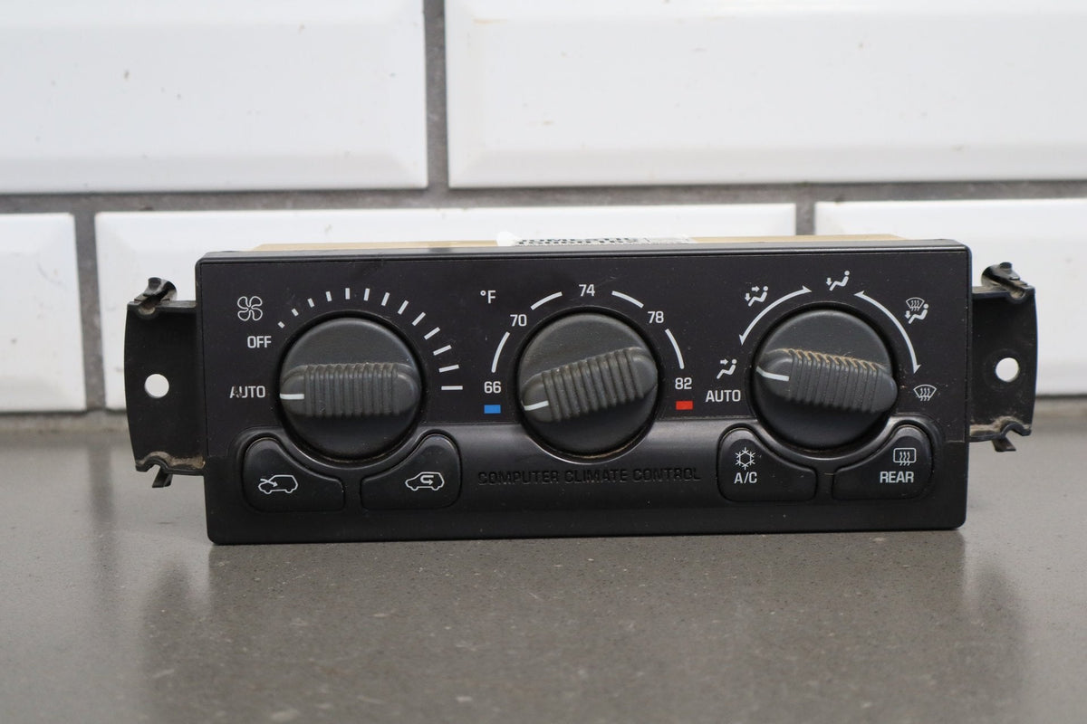 1999-2002 Chevrolet Silverado 3500 Climate Control 19244874 OEM