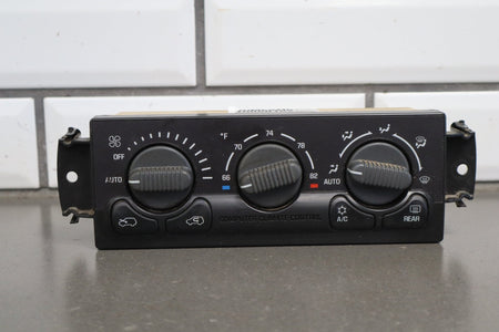 1999-2002 Chevrolet Silverado 3500 Climate Control 19244874 OEM