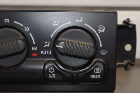 1999-2002 Chevrolet Silverado 3500 Climate Control 19244874 OEM