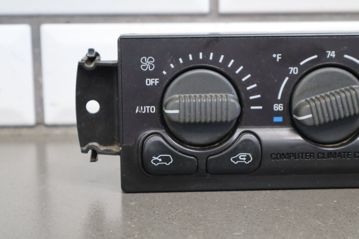 1999-2002 Chevrolet Silverado 3500 Climate Control 19244874 OEM