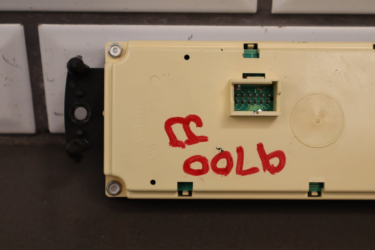 1999-2002 Chevrolet Silverado Climate Control 15054697 OEM