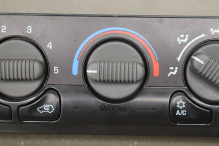 1999-2002 Chevrolet Silverado Climate Control 15054697 OEM