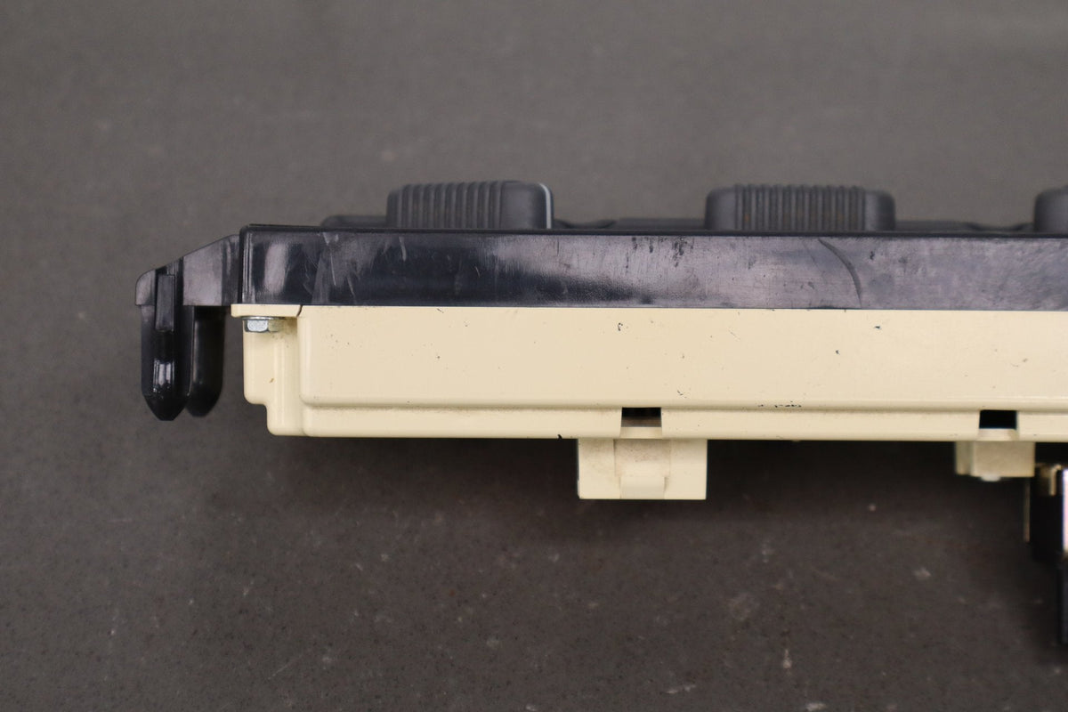 1999-2002 Chevrolet Silverado Climate Control 15054697 OEM