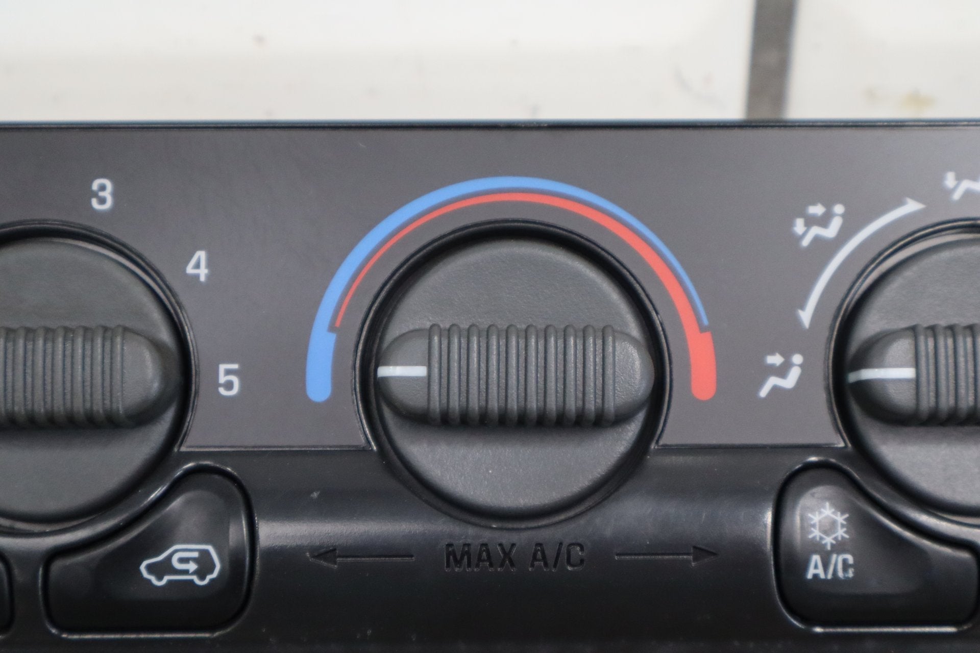 1999-2002 Chevrolet Silverado GMC Sierra GMT800 Climate Control No Defrost