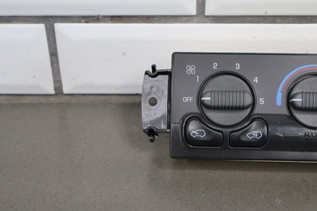1999-2002 Chevrolet Silverado GMC Sierra GMT800 Climate Control No Defrost