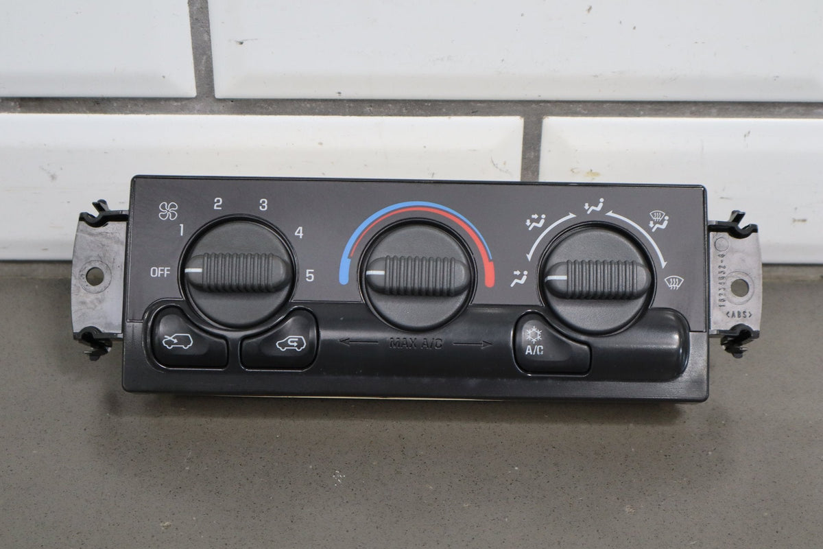 1999-2002 Chevrolet Silverado GMC Sierra GMT800 Climate Control No Defrost