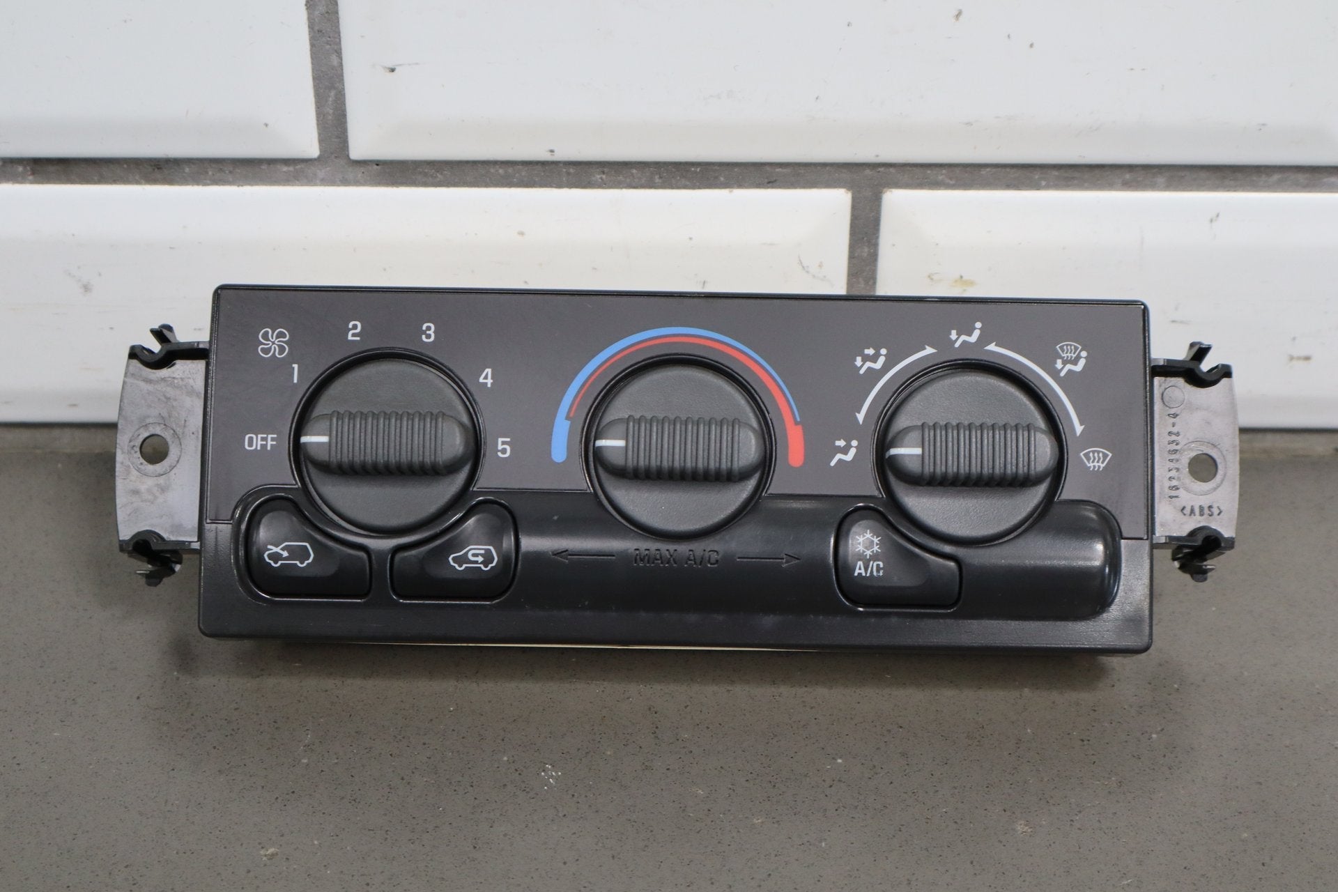 1999-2002 Chevrolet Silverado GMC Sierra GMT800 Climate Control No Defrost