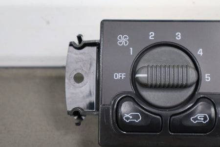 1999-2002 Chevrolet Silverado GMC Sierra GMT800 Climate Control No Defrost