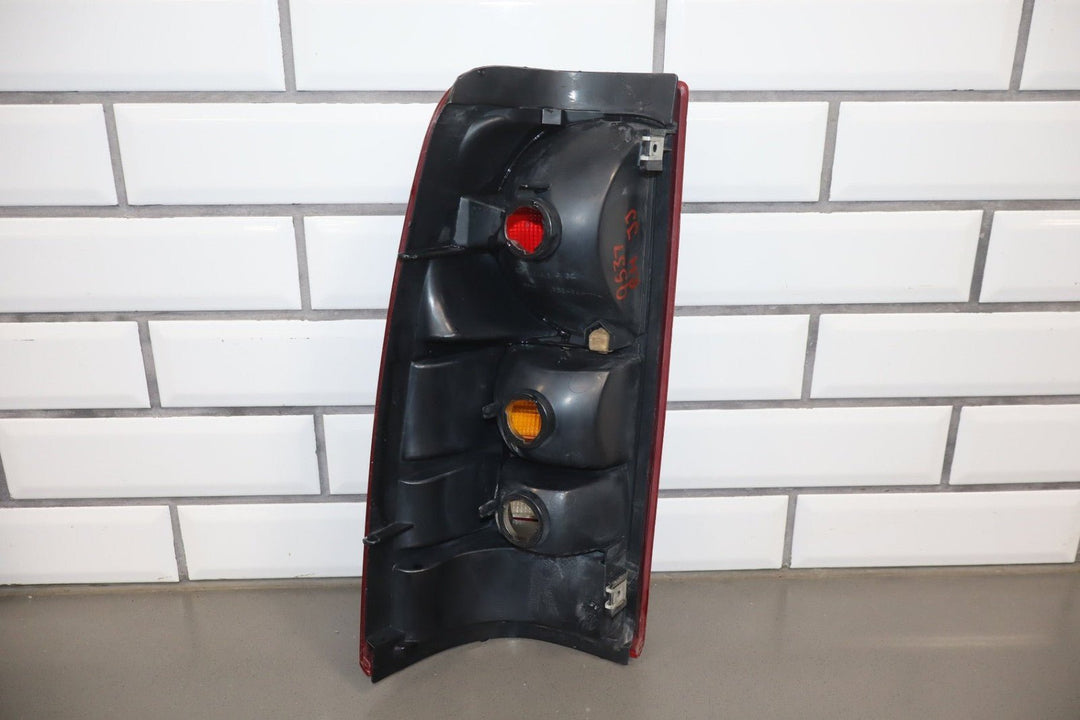 1999 - 2002 Chevrolet Silverado GMT800 Taillight Set Left/Right OEM
