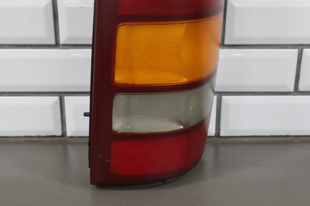 1999 - 2002 Chevrolet Silverado GMT800 Taillight Set Left/Right OEM