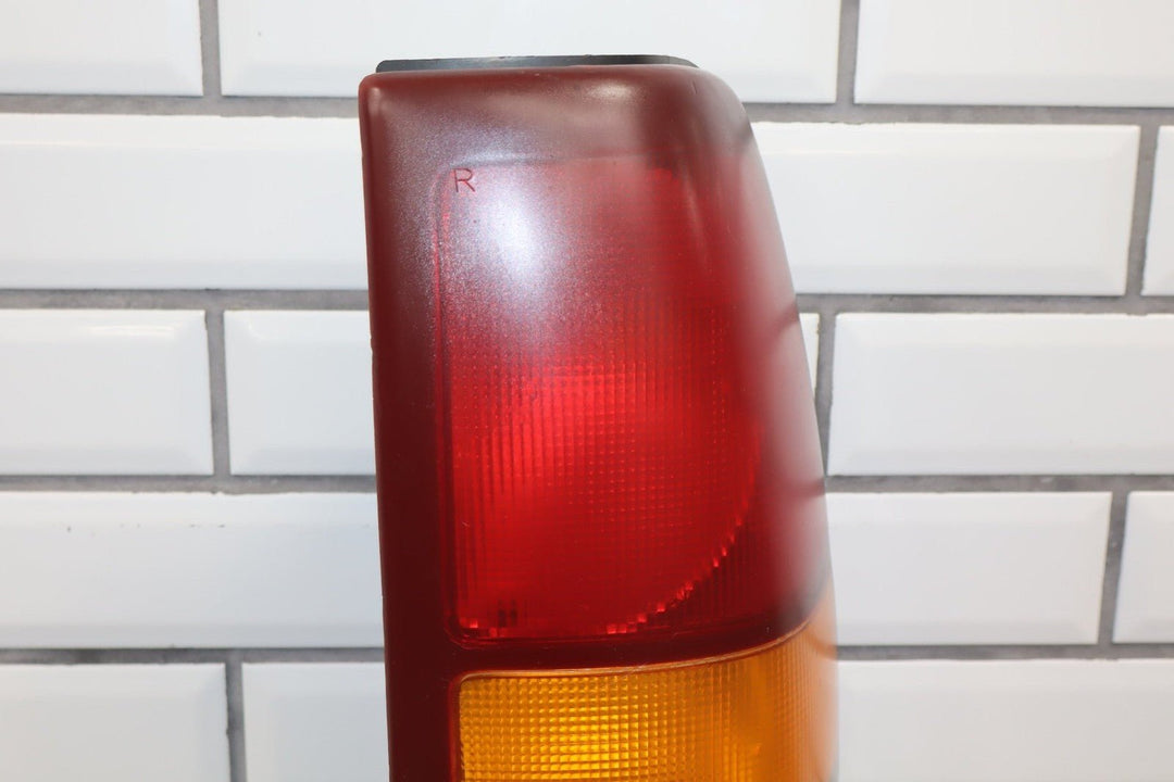1999 - 2002 Chevrolet Silverado GMT800 Taillight Set Left/Right OEM