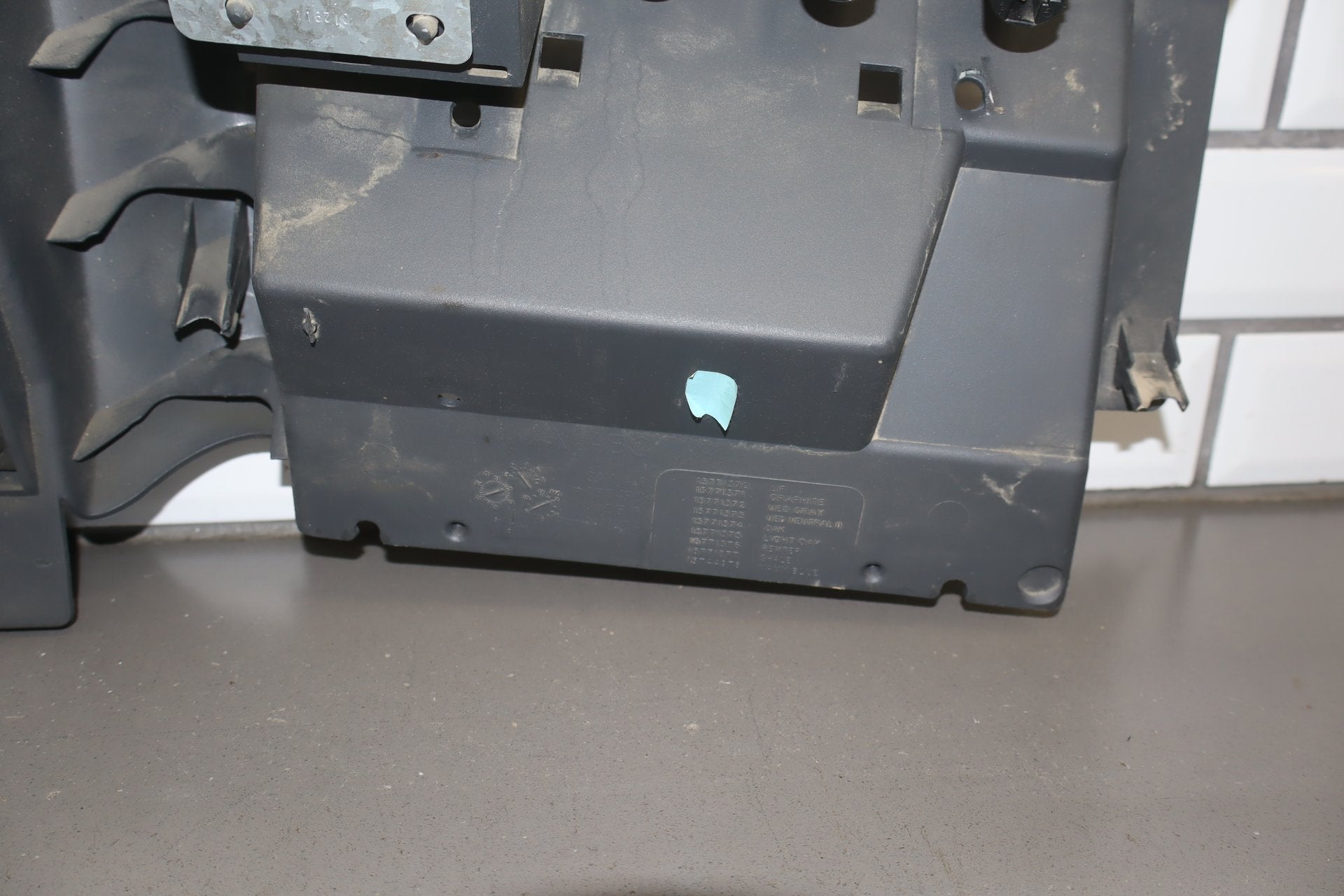 1999-2002 Chevrolet Silverado/GMC Sierra GMT800 Glove Box Graphite (Jump Seat)