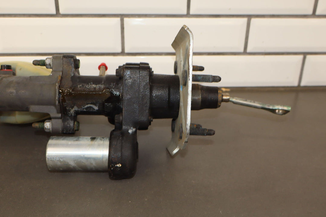 1999 - 2002 Chevy GMC 2500HD Hydroboost Brake Booster with Master Cylinder