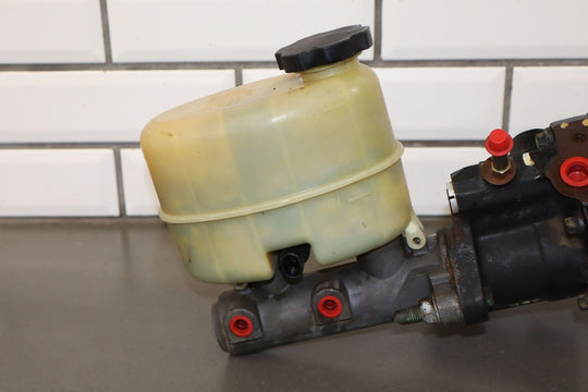 1999 - 2002 Chevy GMC 2500HD Hydroboost Brake Booster with Master Cylinder