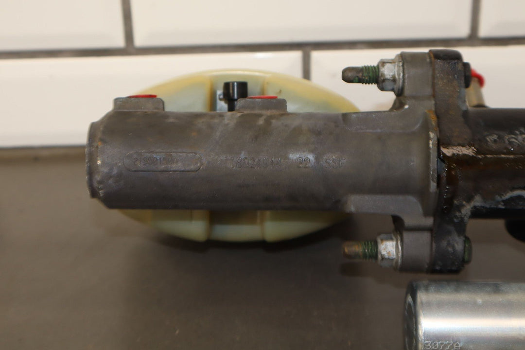 1999 - 2002 Chevy GMC 2500HD Hydroboost Brake Booster with Master Cylinder
