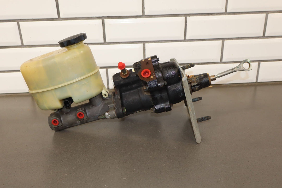 1999 - 2002 Chevy GMC 2500HD Hydroboost Brake Booster with Master Cylinder