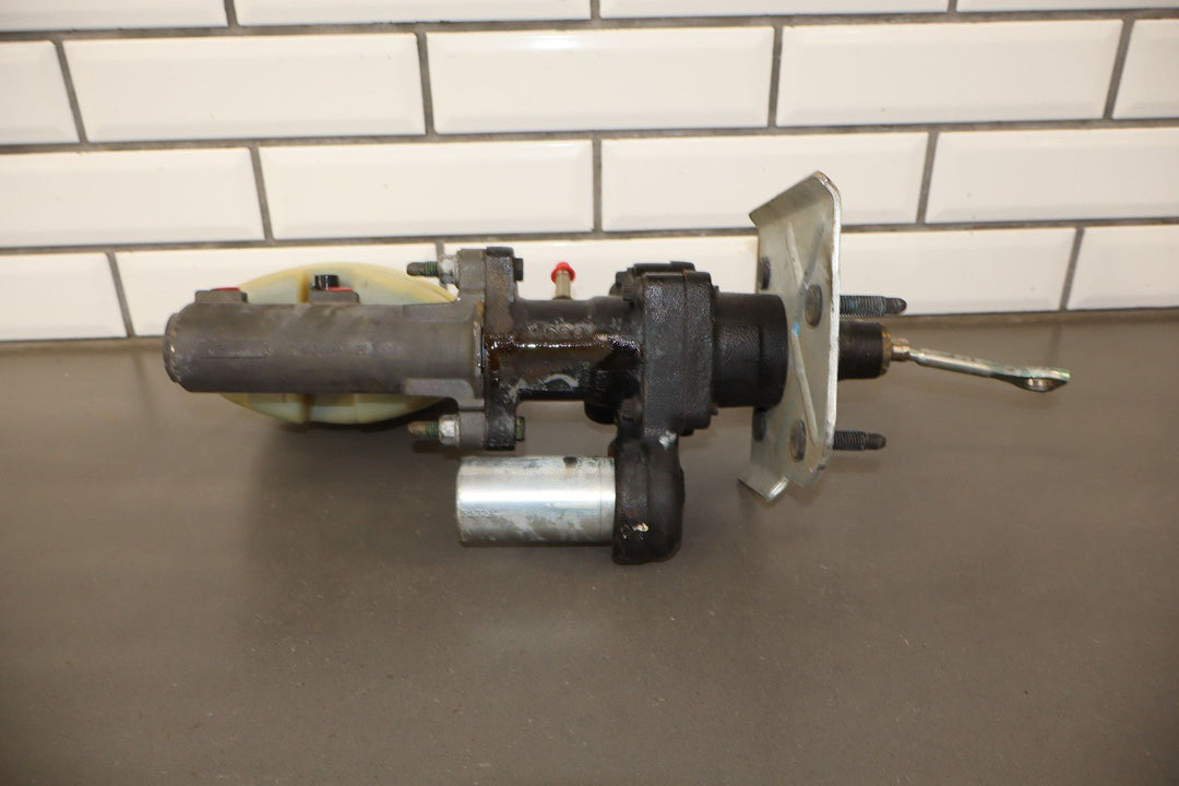 1999 - 2002 Chevy GMC 2500HD Hydroboost Brake Booster with Master Cylinder