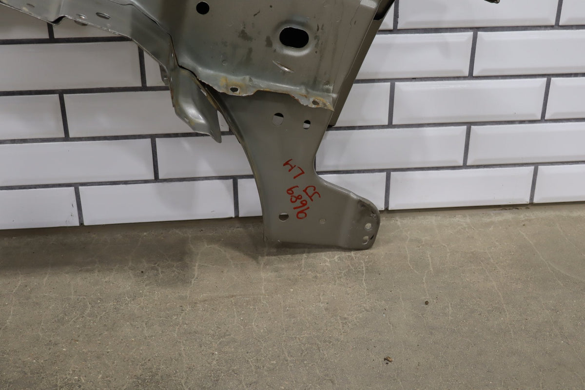 1999-2002 Chevy Silverado 99-06 Tahoe Suburban Left LH Fender Light Pewter 11