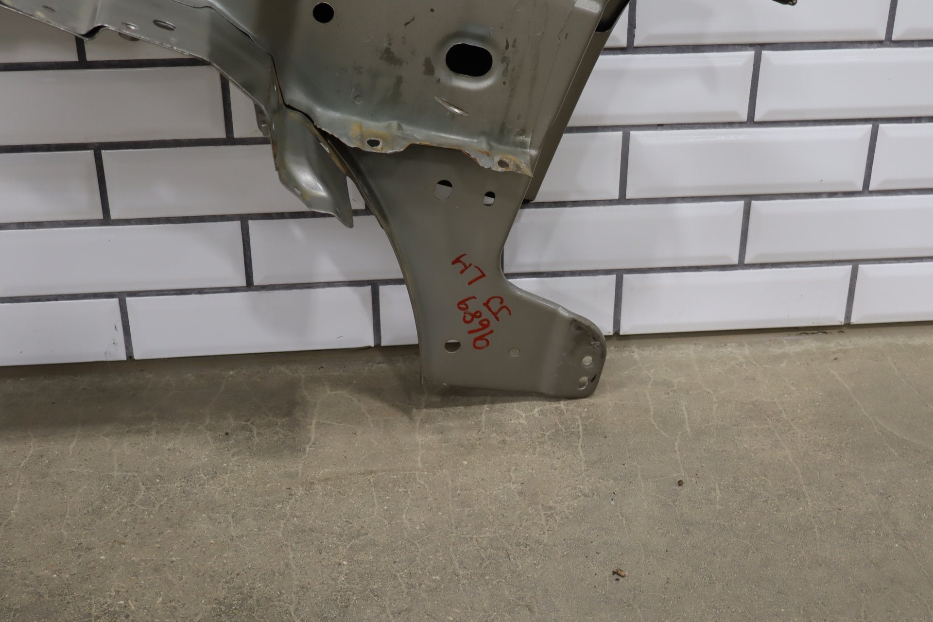 1999-2002 Chevy Silverado 99-06 Tahoe Suburban Left LH Fender Light Pewter 11