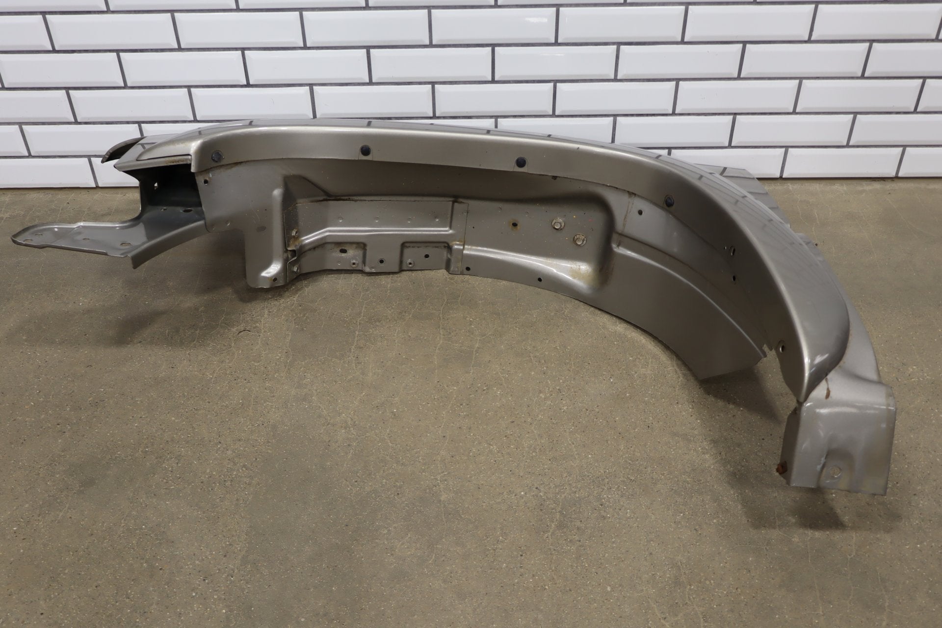 1999-2002 Chevy Silverado 99-06 Tahoe Suburban Left LH Fender Light Pewter 11