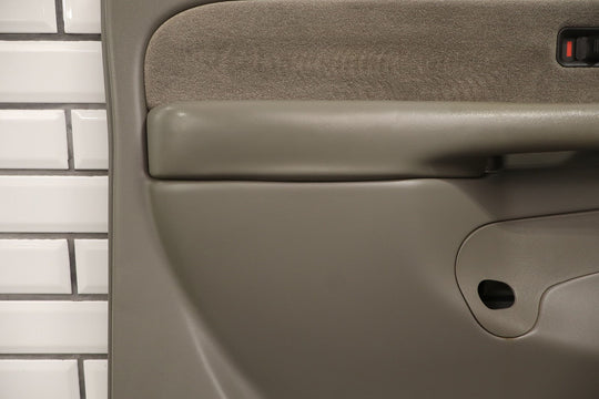 1999 - 2002 Chevy Silverado GMC Sierra Left Front Door Panel GMT800