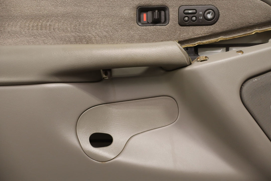 1999 - 2002 Chevy Silverado GMC Sierra Left Front Door Panel GMT800