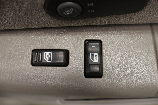 1999 - 2002 Chevy Silverado GMC Sierra Right Front Door Panel GMT800